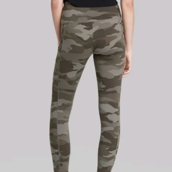 Ultra soft high waist camo leggings  Wild Fable Target NWT Size Varies - Picture 4 of 7